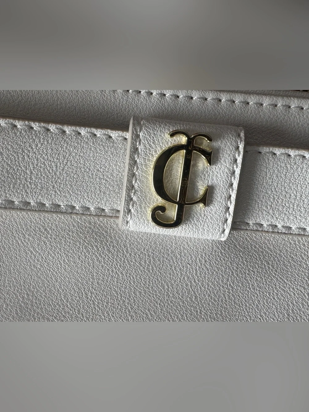 Juicy Couture White Leather Wristlet with Gold Zipper & JC Emblem ~ 8”x5”